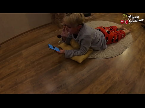 ❤️ Bláznivá blondýnka kouří obrovské péro a poskakuje na něm - anální sex ❤️❌ Krásné porno u nás cs.rionews.top ﹏